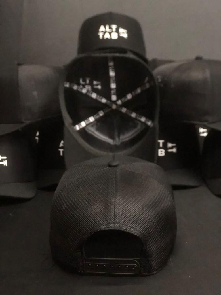 BONÉ TRUCKER