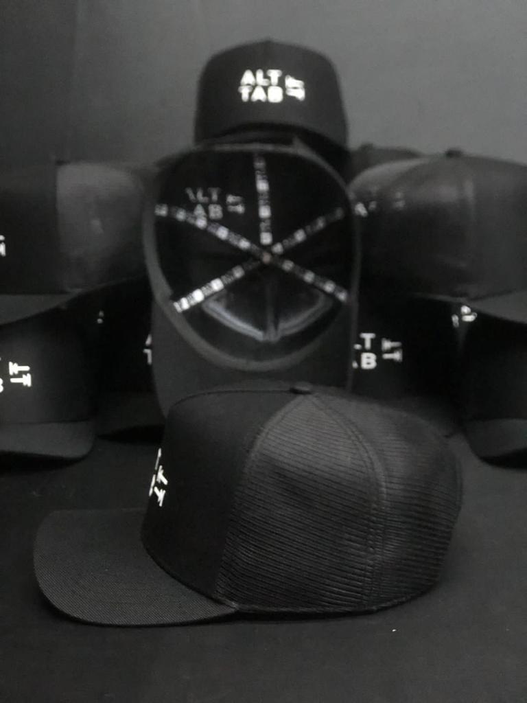 BONÉ TRUCKER
